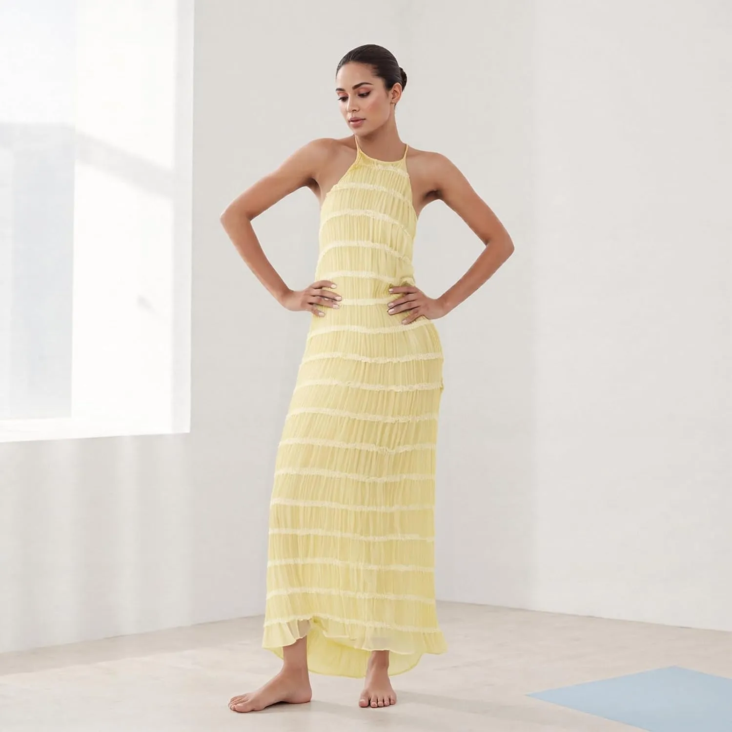 Women Backless Smocked Maxi Dress Sexy Spaghetti Strap Cut Out Flowy Beach Long Dress Vacation Casual Sundresses